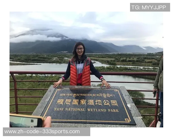 足球飞鹰展翅高飞追逐梦想的旅程与荣耀的赛场故事